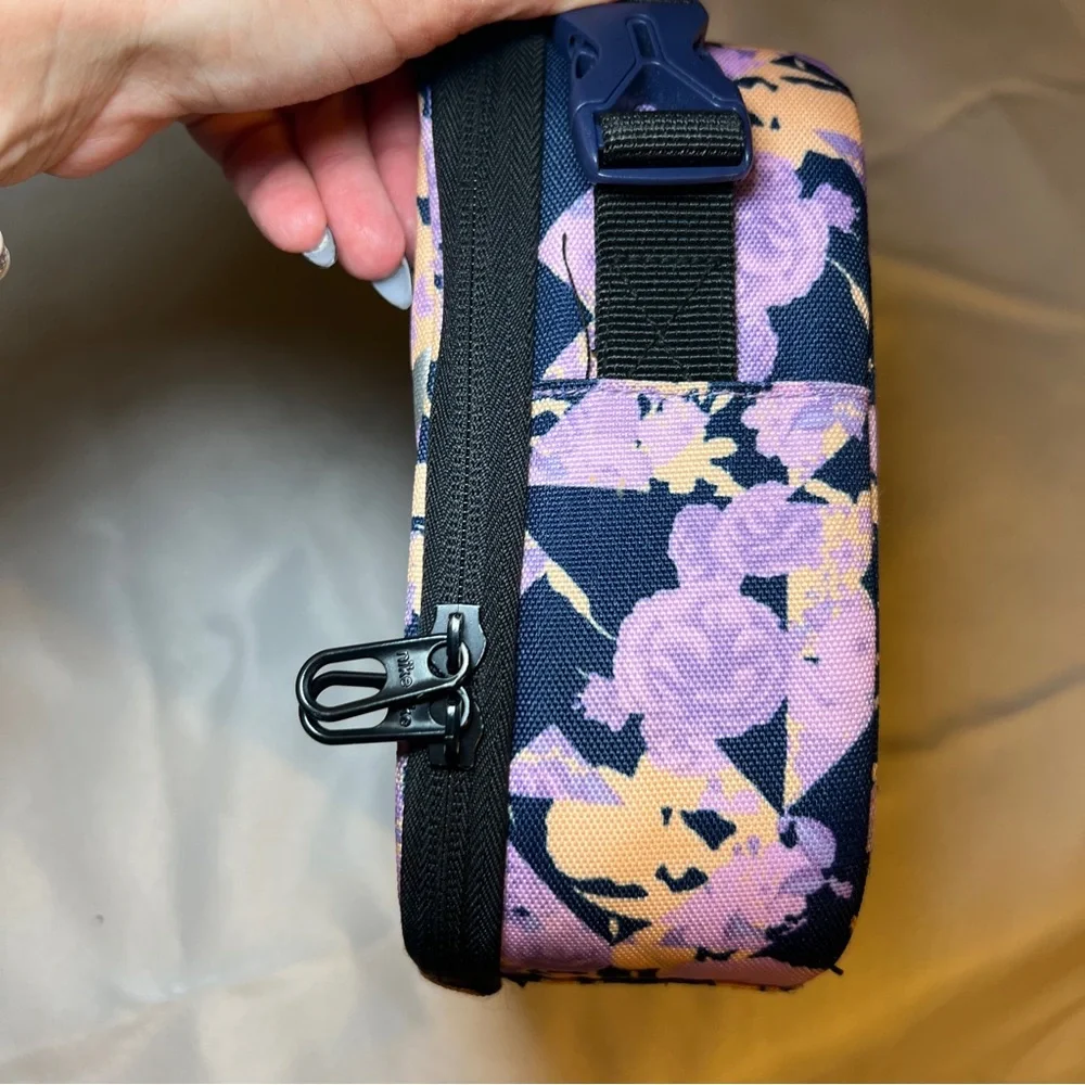 Nike Women's‎ Floral Print Lunch Bag - Black and Pink With Logo